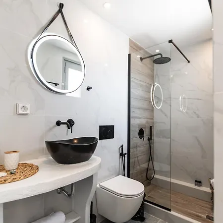 La Luna Suite, Naxos Town Center