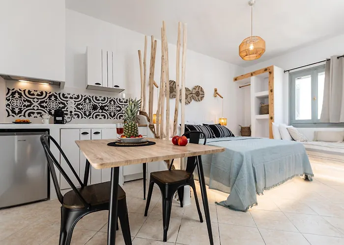 La Luna Suite, Naxos Town Center *